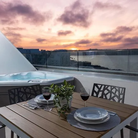 Ivory Ph With Views And Jacuzzi By Homely 公寓